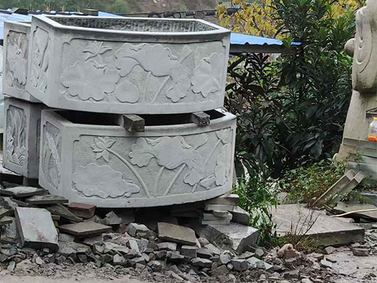 雕花水缸