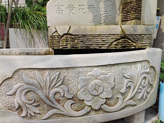 雕花水缸