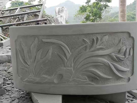 雕花水缸